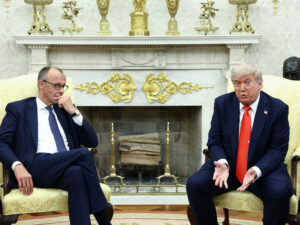 Merz Ağ Evə səfərindən sonra kürəkənlə, Tramp isə qayınana ilə müqayisə edilib