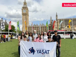 Bakcell”in dəstəyi ilə “YAŞAT” yay məktəbi Londonda