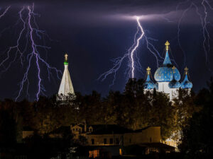 Alimlər ildırımın dəqiq mexanizmini açıqlayıblar