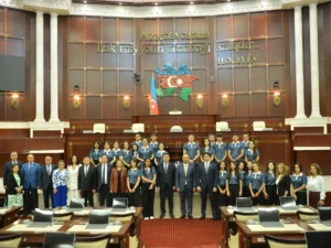 AHİK könüllüləri Milli Məclisdə olublar