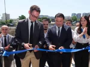 “AccessBank” yenilənmiş konseptli “20 yanvar” filialını istifadəyə verdi