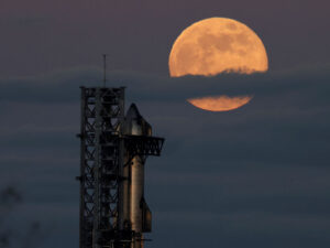 Starship onuncu sınaq uçuşunu uğurla başa vurdu