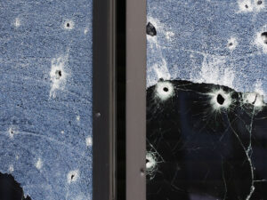 Mütəxəssis deyir ki, ev sığortası dron vurulduqdan sonra təmir xərclərini ödəyəcək