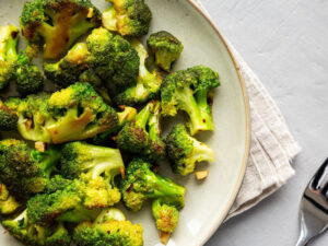 Ginekoloq hormonal balansı dəstəkləmək üçün ən yaxşı məhsulları tövsiyə edir