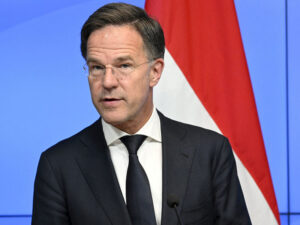 NATO-nun baş katibi deyir ki, Trampla görüşdə Ukraynaya qoşun göndərilməsi müzakirə olunmayıb