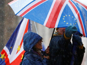 “Floris” qasırğası Britaniyada nəqliyyatın dayanmasına səbəb olub