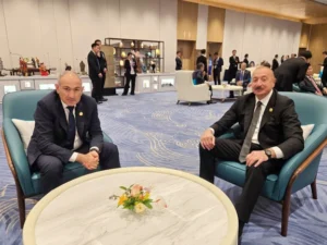 İlham Əliyevin Nikol Paşinyan ilə görüşü olub