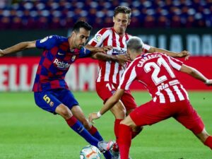“Barselona”nın əfsanəvi futbolçusu karyerasını başa vurduğunu açıqlayıb