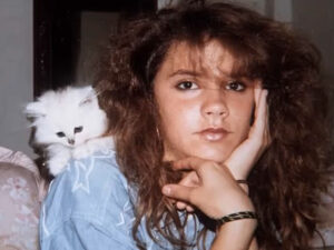 Viktoriya Bekhem yeniyetmə fotosu ilə pərəstişkarlarını təəccübləndirib