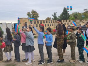 Elbrus Bayramov adına Beyləqan şəhər Təbiət və Humanitar Təmayüllü Liseyin şagirdləri Şəhidlər xiyabanında olub