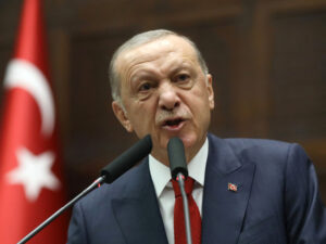 Ərdoğan NATO-nu Ukrayna münaqişəsində Türkiyədən nümunə götürməyə çağırıb