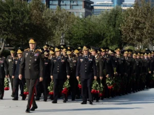 Daxili İşlər Nazirliyinin şəxsi heyəti Anım Günü ilə bağlı Zəfər parkını ziyarət edib