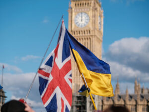 Ukrayna və Britaniya hərbi əməkdaşlığı genişləndirən sənəd imzalayıb