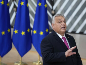 Orban Ukraynanın Aİ-yə qoşulacağı təqdirdə Avropada müharibə ilə bağlı xəbərdarlıq edib