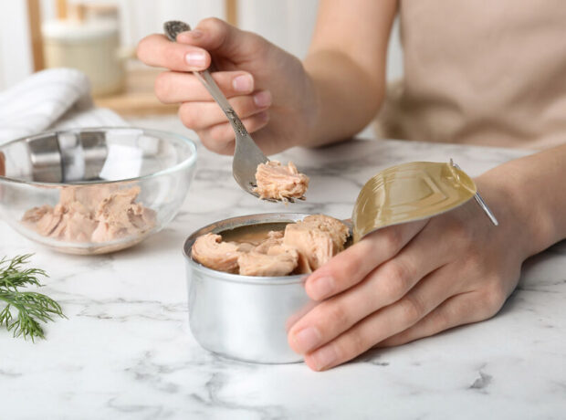 Həkim botulizmə səbəb ola biləcək qidaları sadalayıb Həkim botulizmə səbəb ola biləcək qidaları sadalayıb