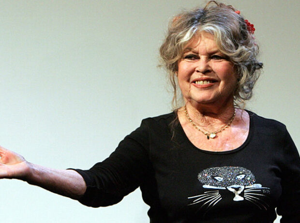 Fransız aktrisa Bricit Bardo xəstəxanaya yerləşdirilib Fransız aktrisa Bricit Bardo xəstəxanaya yerləşdirilib