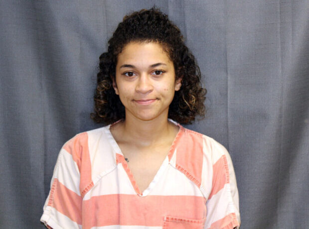 Müəllim öz evində iki dəfə şagirdi aldadıb və bunun əvəzini ödəyib Müəllim öz evində iki dəfə şagirdi aldadıb və bunun əvəzini ödəyib