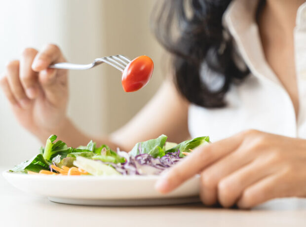 Həkim sağlam həyat tərzi və düzgün qidalanmanın sağlamlığa necə zərər verə biləcəyi barədə xəbərdarlıq edib Həkim sağlam həyat tərzi və düzgün qidalanmanın sağlamlığa necə zərər verə biləcəyi barədə xəbərdarlıq edib