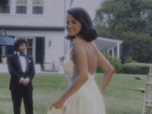 Selena Qomez ana olmaq arzusundan danışıb