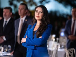 ABŞ konqresmen Lunanın Rusiya ilə dialoqdakı məqsədlərini açıqlayıb