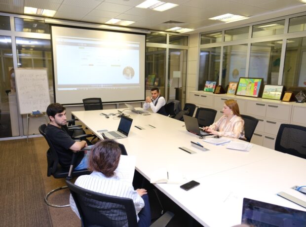 “Süni intellektlə gücləndirilmiş Elektron Ticarət: 0-dan Yuxarı Səviyyəyə” layihəsi çərçivəsində video dərslər hazırlanıb “Süni intellektlə gücləndirilmiş Elektron Ticarət: 0-dan Yuxarı Səviyyəyə” layihəsi çərçivəsində video dərslər hazırlanıb