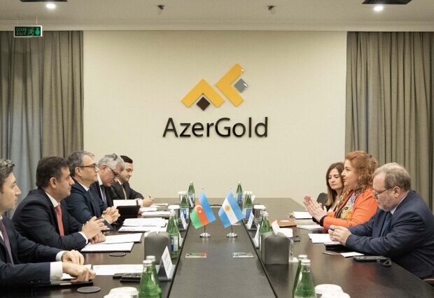 “AzerGold” QSC-də Argentinanın ölkəmizdəki səfiri ilə görüş keçirilib “AzerGold” QSC-də Argentinanın ölkəmizdəki səfiri ilə görüş keçirilib