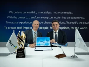 AZAL və “Viasat” təyyarələrin yüksəksürətli internetlə təchiz edilməsinə dair saziş imzalayıb