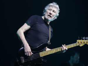 Pink Floyd-un yaradıcısı Ancelina Colini Ukrayna ilə bağlı məlumatsızlıqda ittiham edib Pink Floyd-un yaradıcısı Ancelina Colini Ukrayna ilə bağlı məlumatsızlıqda ittiham edib