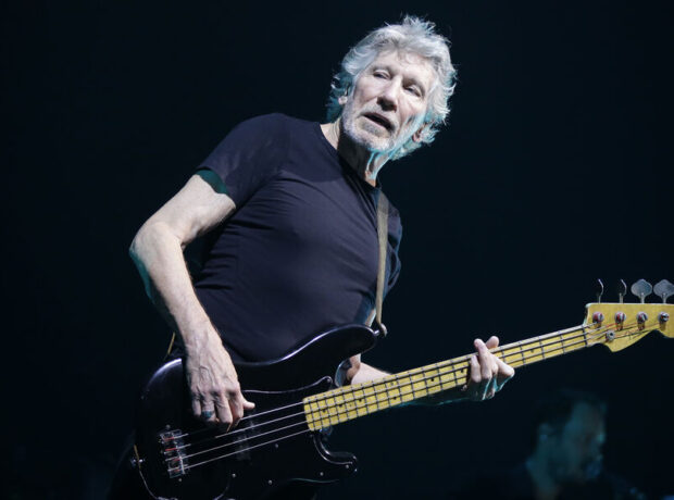 Pink Floyd-un yaradıcısı Ancelina Colini Ukrayna ilə bağlı məlumatsızlıqda ittiham edib Pink Floyd-un yaradıcısı Ancelina Colini Ukrayna ilə bağlı məlumatsızlıqda ittiham edib