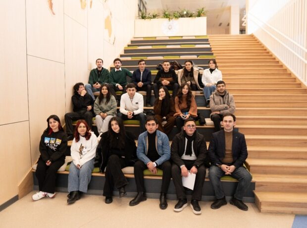 Füzulidə “Gənclər Qarabağda” layihəsi çərçivəsində gənclər yenidənqurma işləri ilə tanış olublar Füzulidə “Gənclər Qarabağda” layihəsi çərçivəsində gənclər yenidənqurma işləri ilə tanış olublar