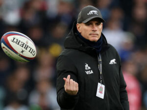 İngiltərəli futbolçu rəqib məşqçiyə şillə vurdu İngiltərəli futbolçu rəqib məşqçiyə şillə vurdu