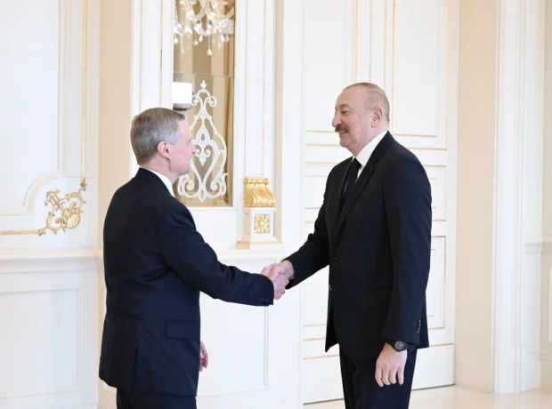 İlham Əliyev ABŞ-nin İsa Məsihin Sonuncu Gün Müqəddəsləri Kilsəsinin nümayəndə heyətini qəbul edib İlham Əliyev ABŞ-nin İsa Məsihin Sonuncu Gün Müqəddəsləri Kilsəsinin nümayəndə heyətini qəbul edib