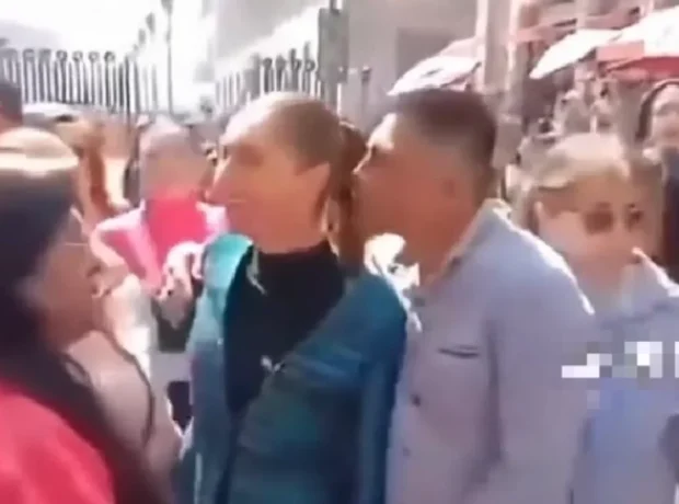 Meksika prezidenti Şeynbaum bir adamı təqib etməkdə ittiham edib Meksika prezidenti Şeynbaum bir adamı təqib etməkdə ittiham edib