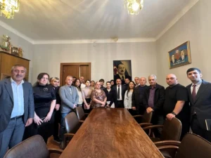 “Səs” qəzeti fəaliyyətini dayandırır