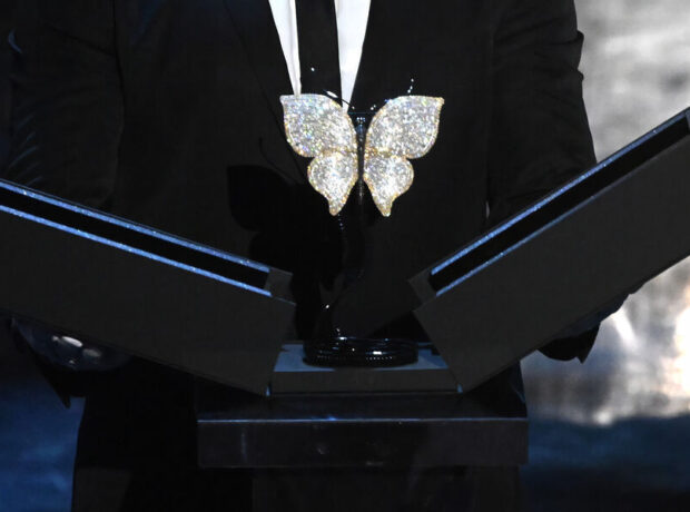 Çin və Kuba almaz kəpənəklərə iddialıdır Çin və Kuba almaz kəpənəklərə iddialıdır