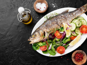 Həkimlər böyüklər və uşaqlar nə qədər balıq yeməli olduqlarını izah etdilər