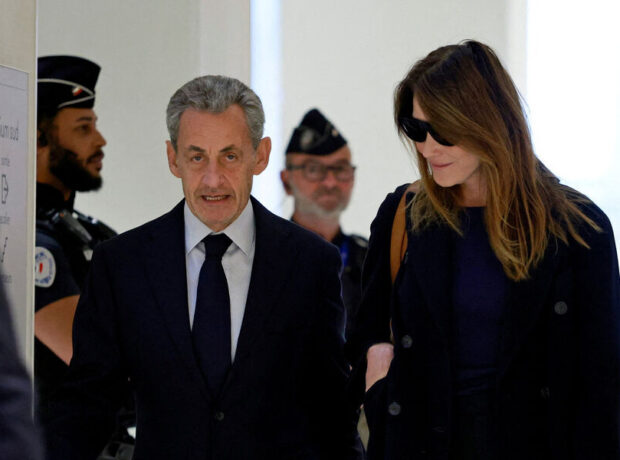 Fransada Sarkozinin qorxusundan həbsxanada ancaq qatıq yediyini iddia edirlər Fransada Sarkozinin qorxusundan həbsxanada ancaq qatıq yediyini iddia edirlər