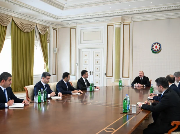 İlham Əliyev Ceyhun Cəlilovu və bir sıra yeni təyin olunan icra başçılarını qəbul edib İlham Əliyev Ceyhun Cəlilovu və bir sıra yeni təyin olunan icra başçılarını qəbul edib