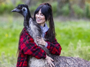 Britaniyalı qadın internetdən aldığı yumurtadan əsl emu balığı yetişdirib Britaniyalı qadın internetdən aldığı yumurtadan əsl emu balığı yetişdirib