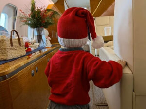 Castin Biber oğlunun şəxsi təyyarəsində çəkdirdiyi şəklini yayımlayıb