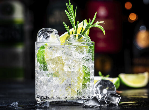 Daha az zərərli bayram spirtli içki variantları müəyyən edilib Daha az zərərli bayram spirtli içki variantları müəyyən edilib