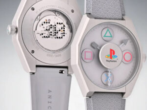 Sony şirkəti PlayStation 1 konsolu üslubunda mexaniki saat buraxdı