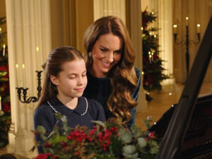 Keyt Middlton və şahzadə Şarlotta duet ifa ediblər