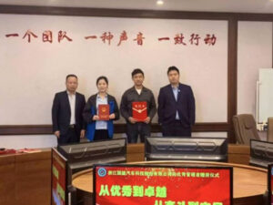 Çində bir şirkət işçilərinə 5 illik xidmət müddətinə görə mənzillər verib Çində bir şirkət işçilərinə 5 illik xidmət müddətinə görə mənzillər verib