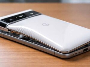 Google, Samsung-u Pixel smartfonunu sındırmaqda günahlandırdı