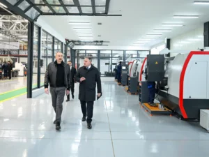 İlham Əliyev Tərtər elektromexanika zavodunun yenidənqurmadan sonra açılışında iştirak edib