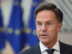 Rutte ayın McDonald’s işçisi ilə müqayisə edildi