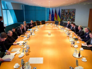 Alman politoloqu Ukrayna ilə bağlı danışıqların gedişatını tənqid edib