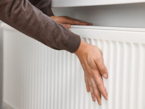 Rumıniyada minlərlə ev isti su və istilik problemi ilə üzləşirb