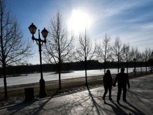 Planetarium astronomik yaz və təqvim yazları arasındakı fərqi izah etdi